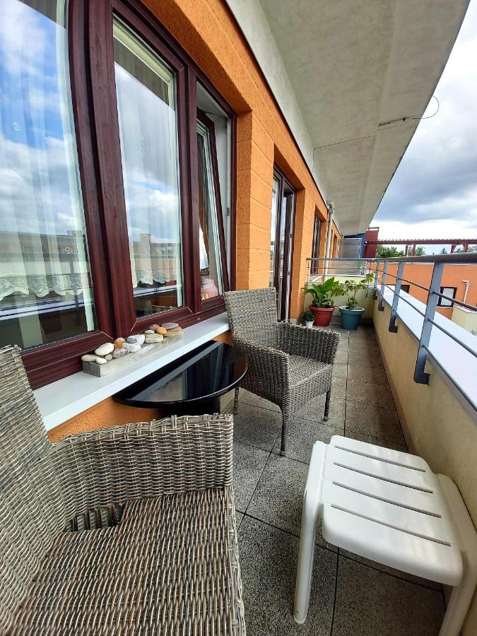 Unique Beige & Gold Apartments コウォブジェク エクステリア 写真