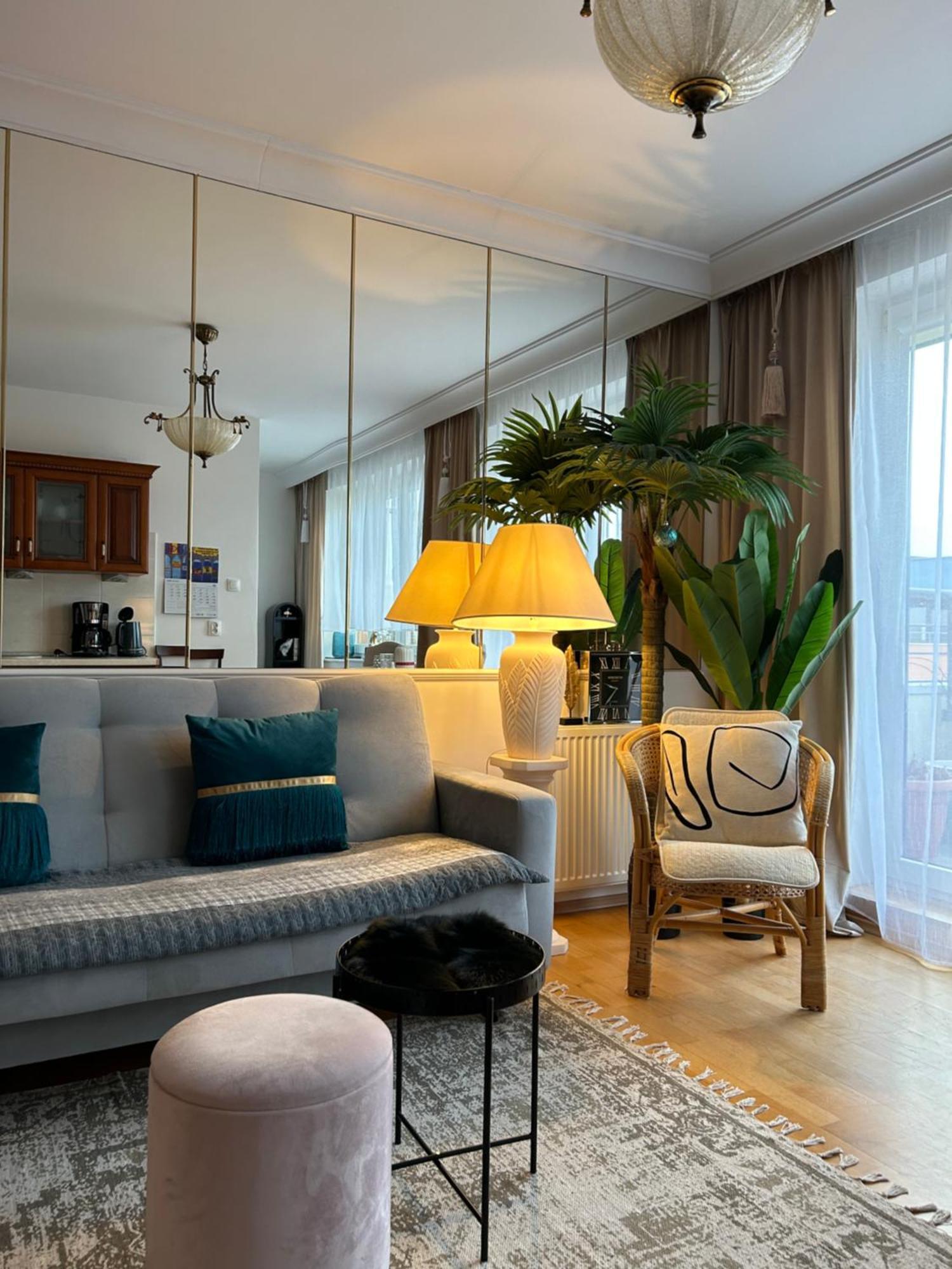 Unique Beige & Gold Apartments コウォブジェク エクステリア 写真