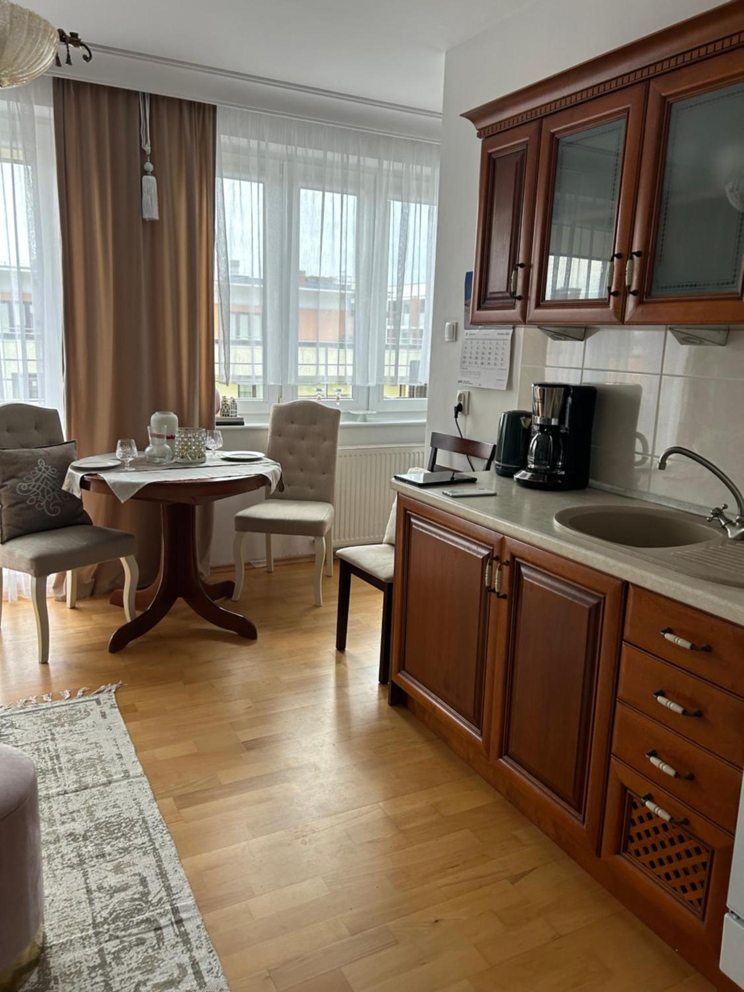Unique Beige & Gold Apartments コウォブジェク エクステリア 写真