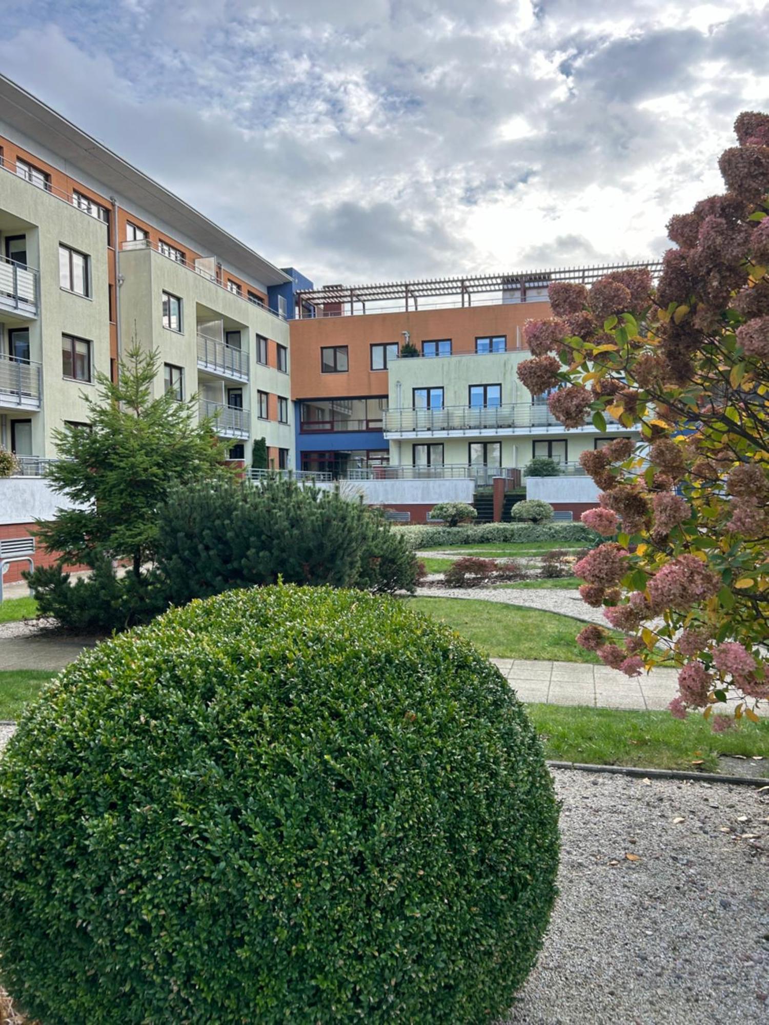 Unique Beige & Gold Apartments コウォブジェク エクステリア 写真